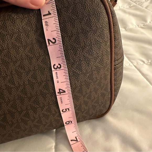 Michael Kors Signature Large Tote Brown Monogram MK Shoulder Bag Purse - Picture 4 of 10